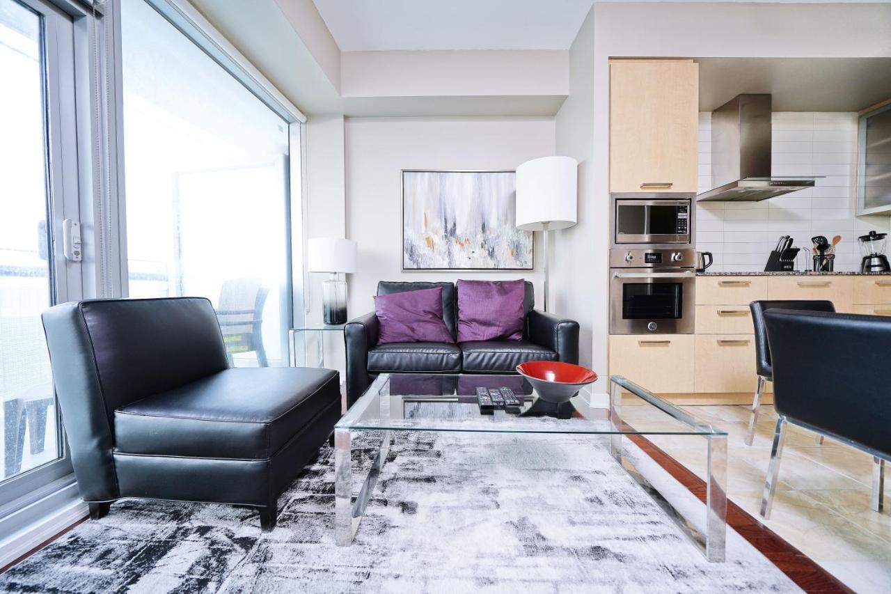 The York Boutique Suites Торонто Екстериор снимка